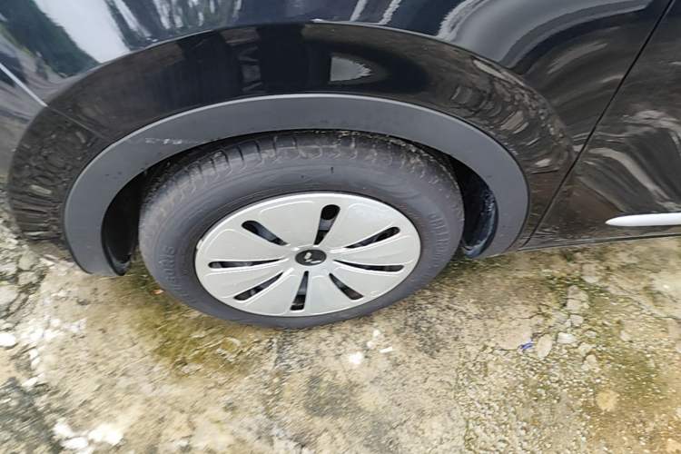 Used Wuling Bingo 2023 203km Light Edition Left Front Wheel Hub