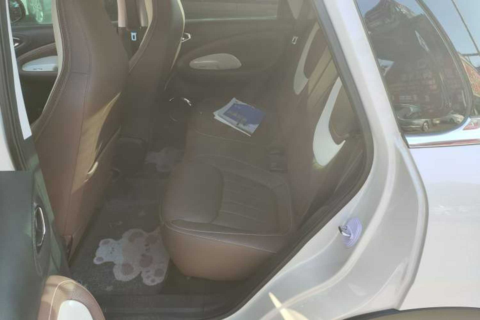Used Wuling Bingo 2023 333 km Enjoyment Version Left Rear Seat
