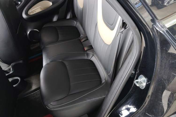 Used Wuling Bingo 2023 333 km Enjoyment Version Left Rear Seat