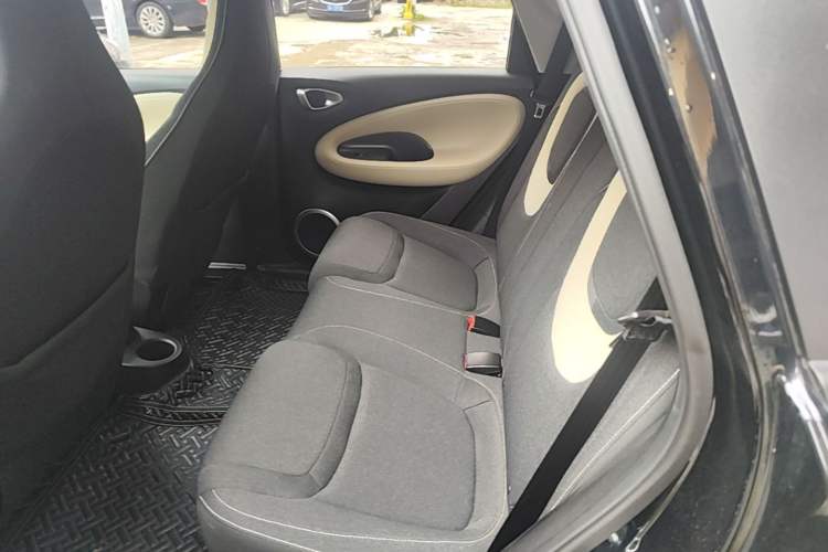 Used Wuling Bingo 2023 203km Light Edition Left Rear Seat