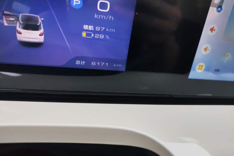 Used Wuling Bingo 2023 333 km Enjoyment Version Odometer Close Up