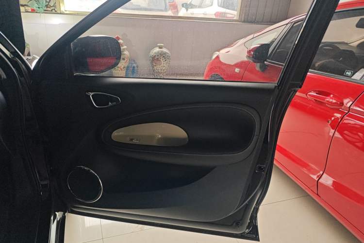 Used Wuling Bingo 2023 333 km Lingxi Connected Version Right Front Door Interior