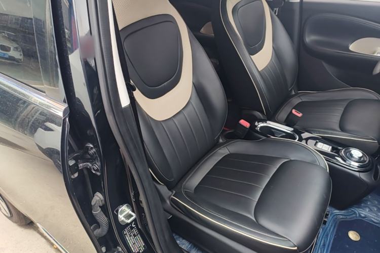 Used Wuling Bingo 2023 333 km Enjoyment Version Right Front Seat