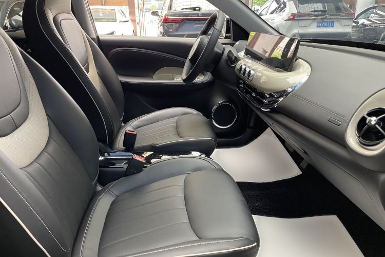 Used Wuling Bingo 2023 333 km Lingxi Connected+ Version Right Front Seat
