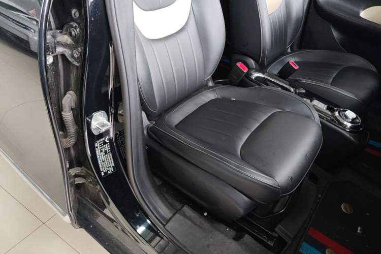 Used Wuling Bingo 2023 333 km Enjoyment Version Right Front Seat