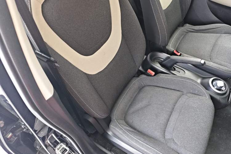 Used Wuling Bingo 2023 333 km Fast-Share Version Right Front Seat