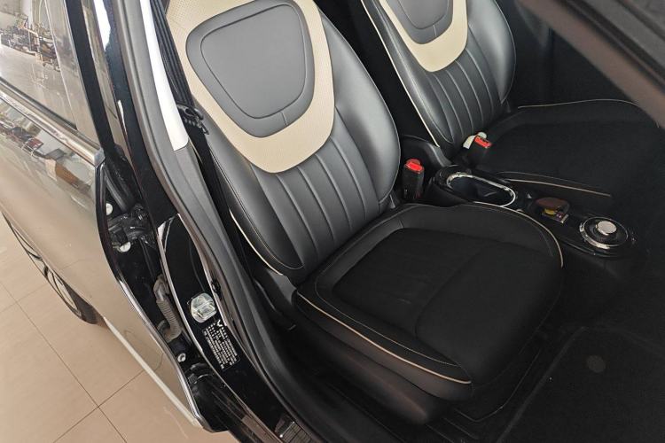 Used Wuling Bingo 2023 333 km Lingxi Connected Version Right Front Seat