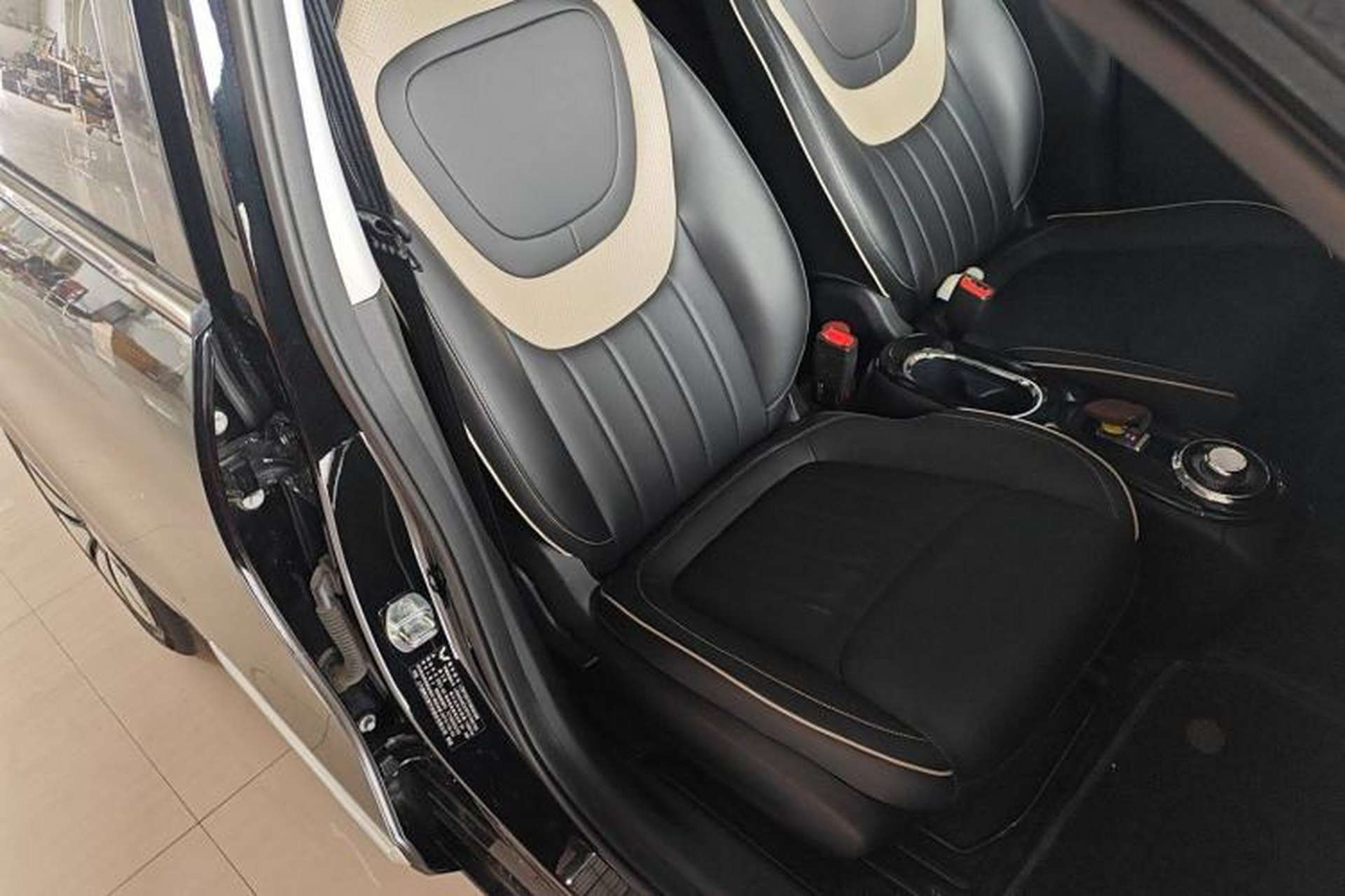 Used Wuling Bingo 2023 333 km Lingxi Connected Version Right Front Seat