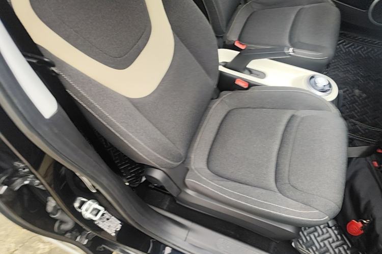 Used Wuling Bingo 2023 203km Light Edition Right Front Seat
