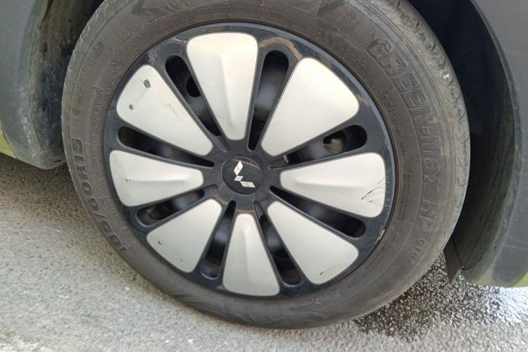 Used Wuling Bingo 2023 333 km Enjoyment Version Right Front Wheel Hub