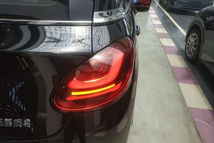Used Wuling Bingo 2023 333 km Lingxi Connected+ Version Right Rear Taillight