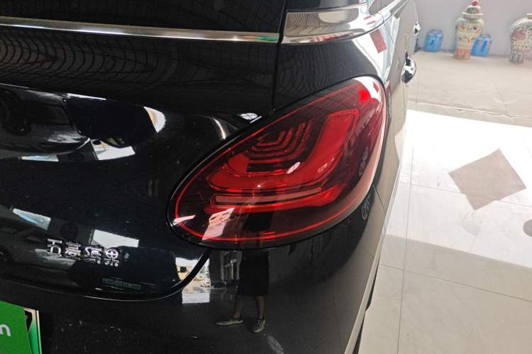 Used Wuling Bingo 2023 333 km Lingxi Connected Version Right Rear Taillight