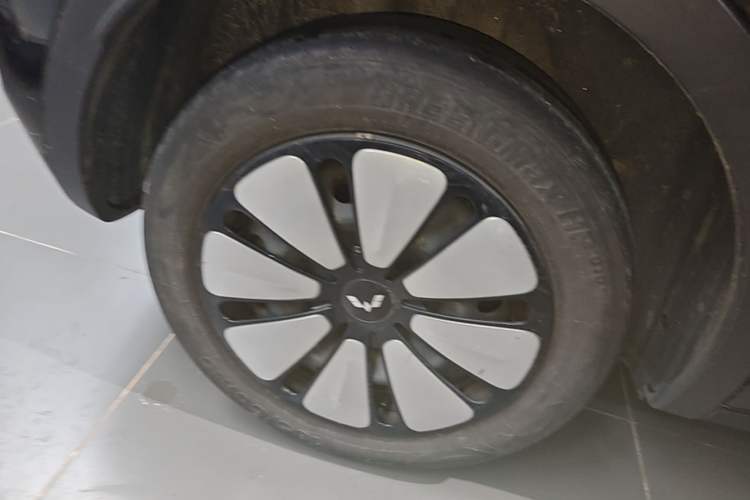 Used Wuling Bingo 2023 333 km Lingxi Connected+ Version Right Rear Wheel Hub