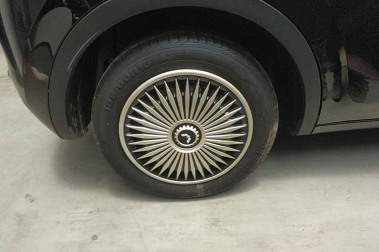 Used Wuling Bingo 2023 333 km Lingxi Connected+ Version Right Rear Wheel Hub