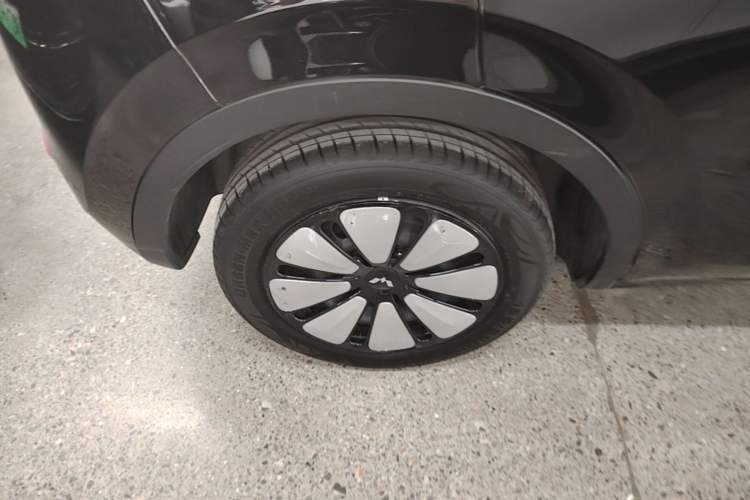Used Wuling Bingo 2023 203km Comfort Edition Right Rear Wheel Hub
