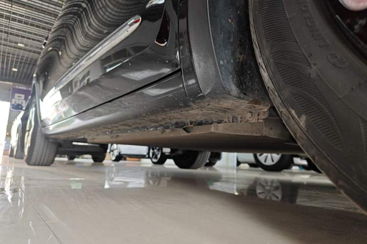 Used Wuling Bingo 2023 333 km Lingxi Connected Version Right Side Sill