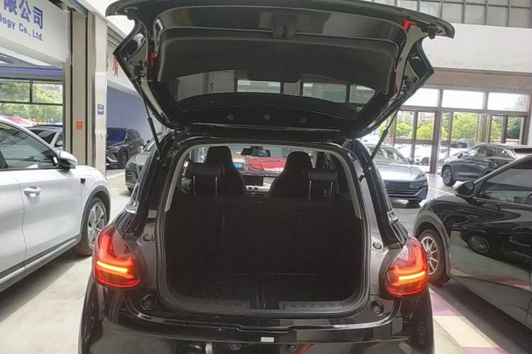 Used Wuling Bingo 2023 333 km Lingxi Connected+ Version Trunk