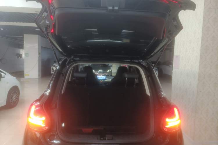 Used Wuling Bingo 2023 333 km Enjoyment Version Trunk