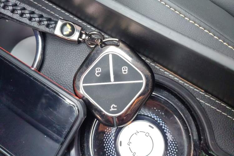 Used Wuling Bingo 2023 333 km Lingxi Connected Version Vehicle Key