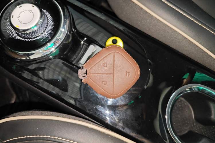 Used Wuling Bingo 2023 333 km Lingxi Connected Version Vehicle Key