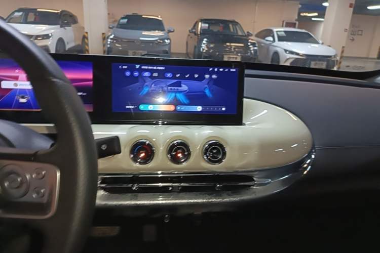 Used Wuling Bingo 2023 410 km Lingxi Deluxe Edition Audio And AC Panel
