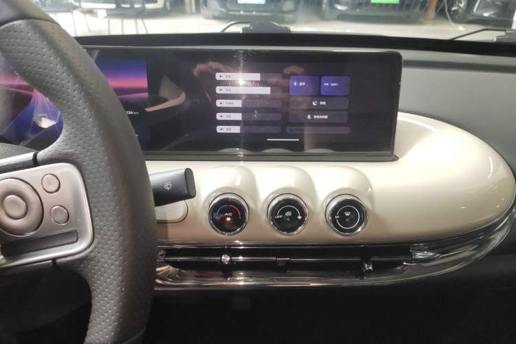 Used Wuling Bingo 2023 410 km Lingxi Deluxe Edition Audio And AC Panel