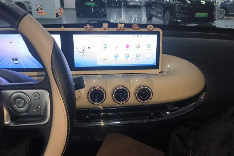 Used Wuling Bingo 2023 410 km Lingxi Deluxe Edition Audio And AC Panel