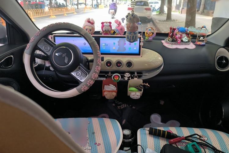 Used Wuling Bingo 2023 410 km Lingxi Deluxe Edition Center Console