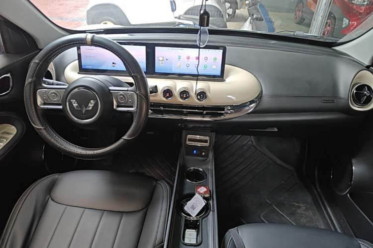 Used Wuling Bingo 2023 410 km Lingxi Deluxe Edition Center Console