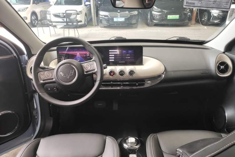 Used Wuling Bingo 2023 410 km Lingxi Deluxe Edition Center Console