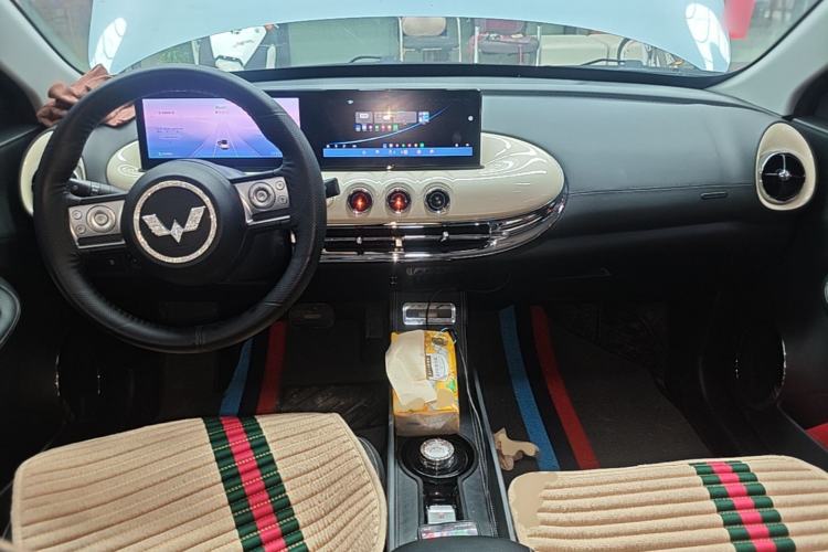 Used Wuling Bingo 2023 410 km Lingxi Deluxe Edition Center Console