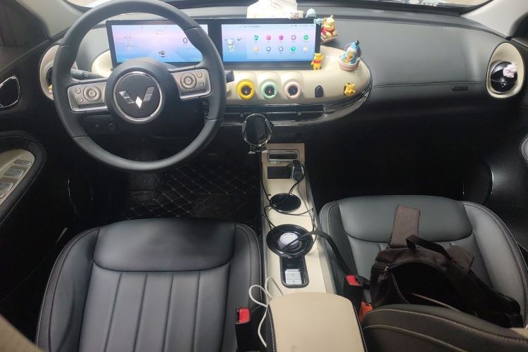Used Wuling Bingo 2023 410 km Lingxi Deluxe Edition Center Console