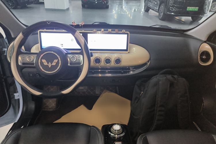 Used Wuling Bingo 2023 410 km Lingxi Deluxe Edition Center Console