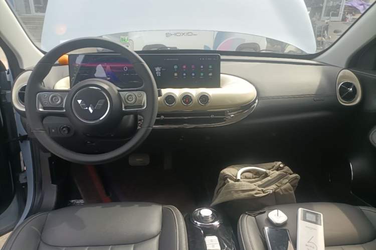 Used Wuling Bingo 2023 410 km Lingxi Deluxe Edition Center Console