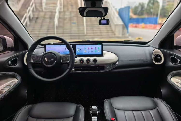 Used Wuling Bingo 2023 333 km Lingxi Connected+ Version Interior 1