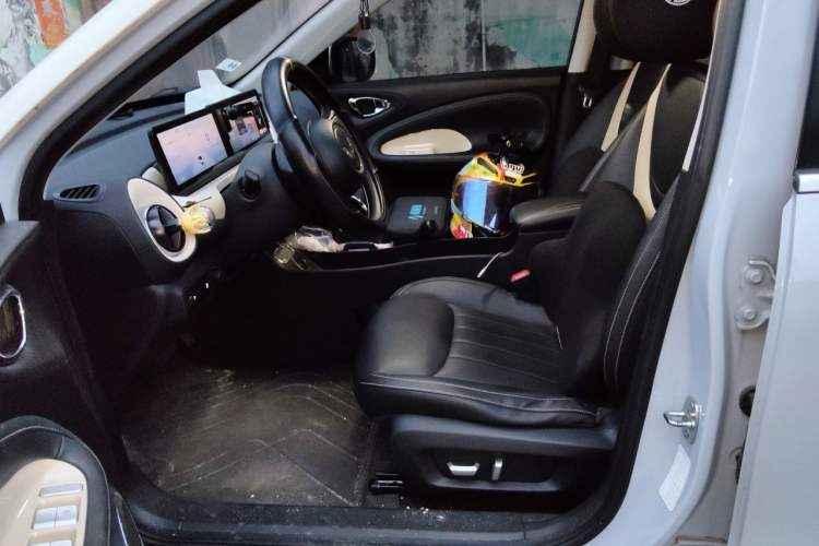 Used Wuling Bingo 2023 410 km Lingxi Deluxe Edition Left Front Seat