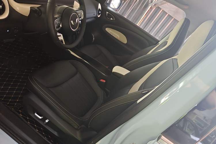 Used Wuling Bingo 2023 410 km Lingxi Deluxe Edition Left Front Seat