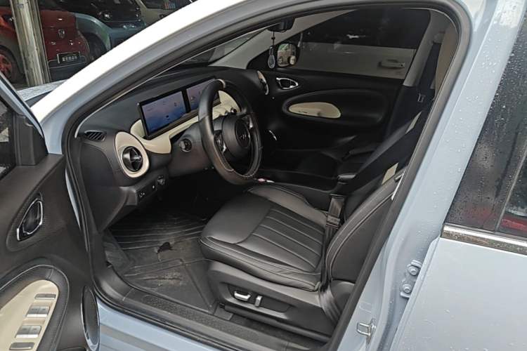 Used Wuling Bingo 2023 410 km Lingxi Deluxe Edition Left Front Seat