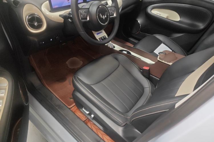 Used Wuling Bingo 2023 410 km Lingxi Deluxe Edition Left Front Seat