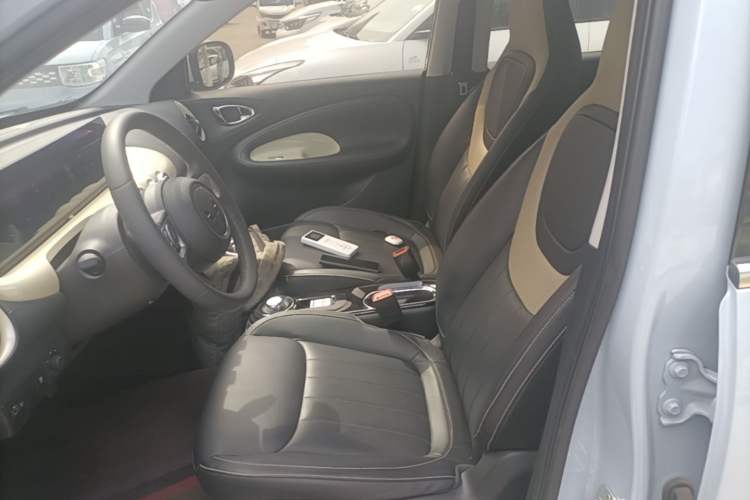 Used Wuling Bingo 2023 410 km Lingxi Deluxe Edition Left Front Seat