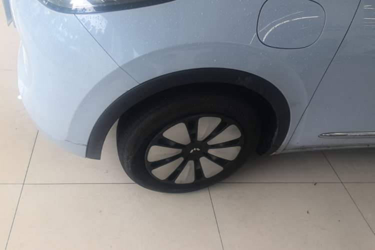Used Wuling Bingo 2023 410 km Lingxi Deluxe Edition Left Front Wheel Hub