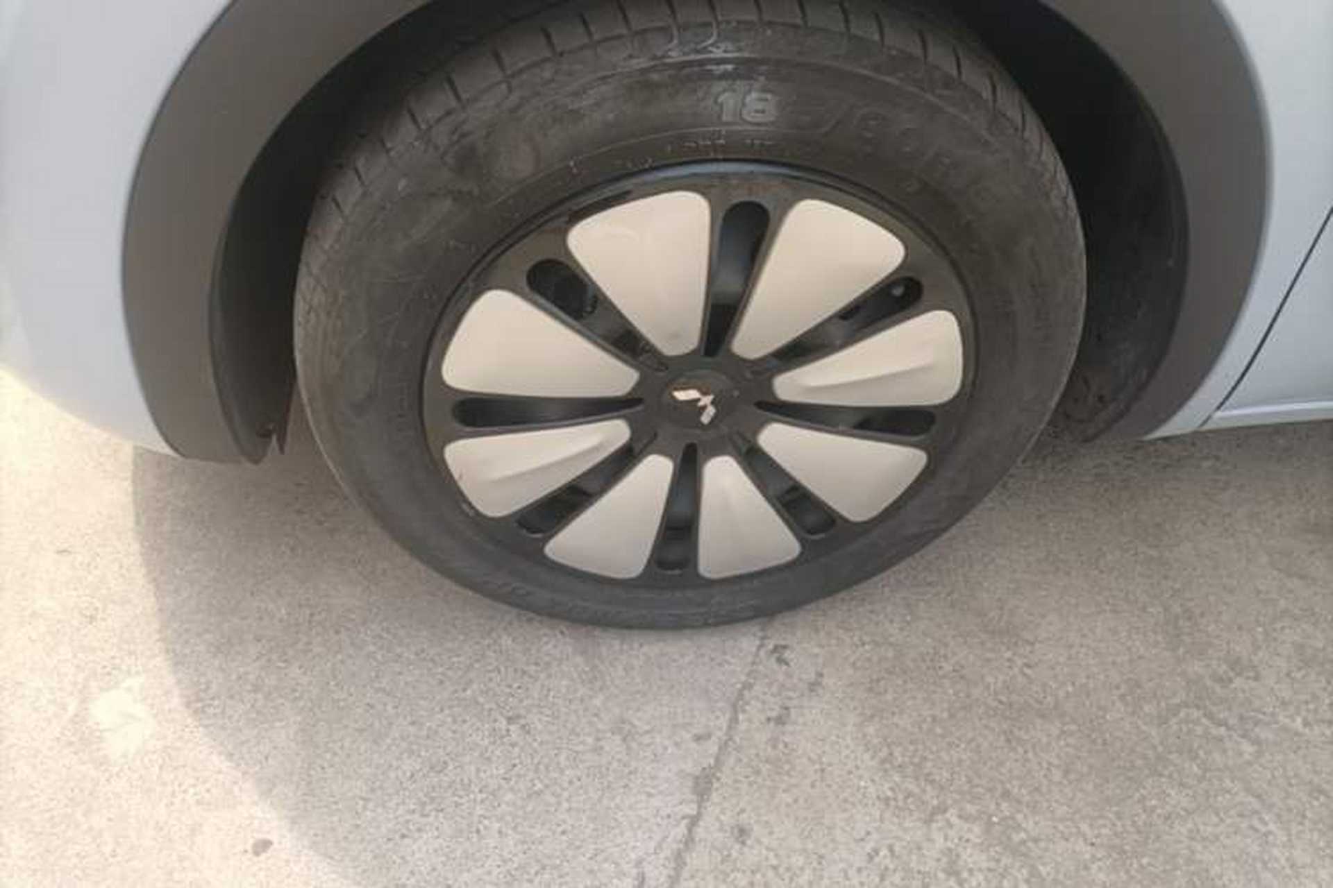 Used Wuling Bingo 2023 410 km Lingxi Deluxe Edition Left Front Wheel Hub