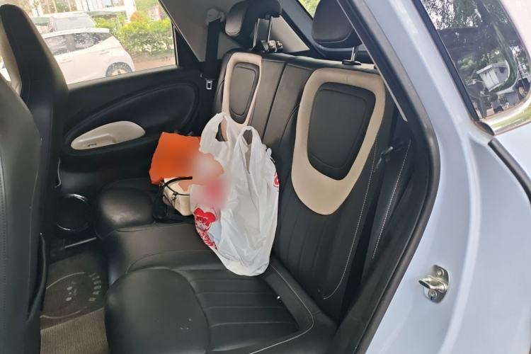 Used Wuling Bingo 2023 333 km Lingxi Connected Version Left Rear Seat