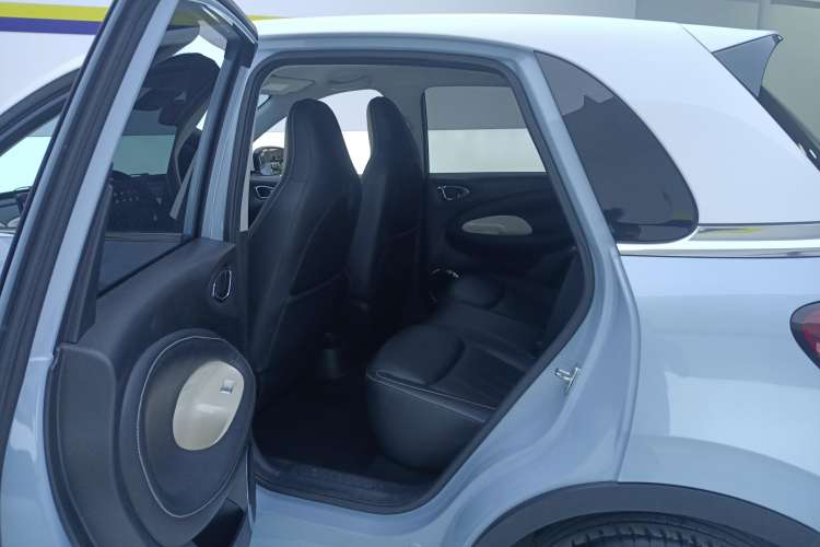 Used Wuling Bingo 2023 333 km Lingxi Connected+ Version Left Rear Seat