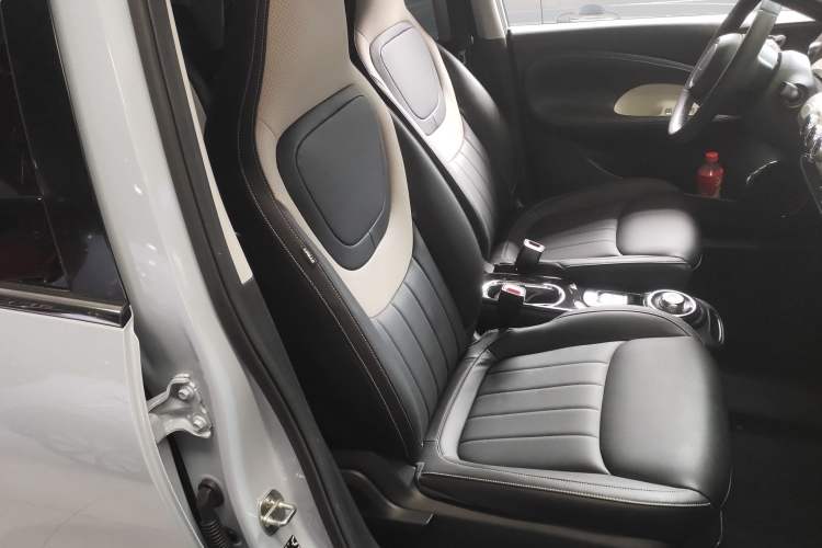 Used Wuling Bingo 2023 410 km Lingxi Deluxe Edition Right Front Seat