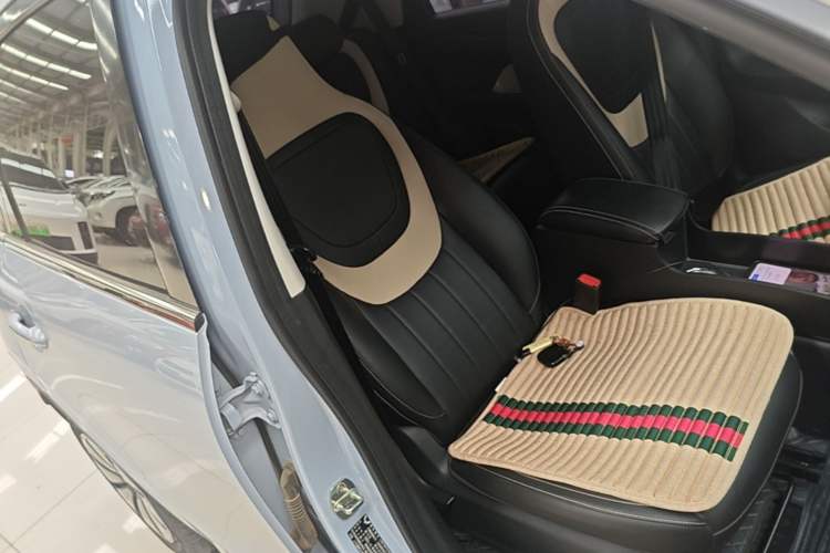 Used Wuling Bingo 2023 410 km Lingxi Deluxe Edition Right Front Seat