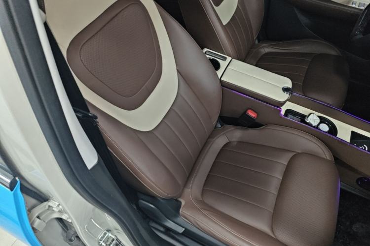 Used Wuling Bingo 2023 333 km Lingxi Connected+ Version Right Front Seat