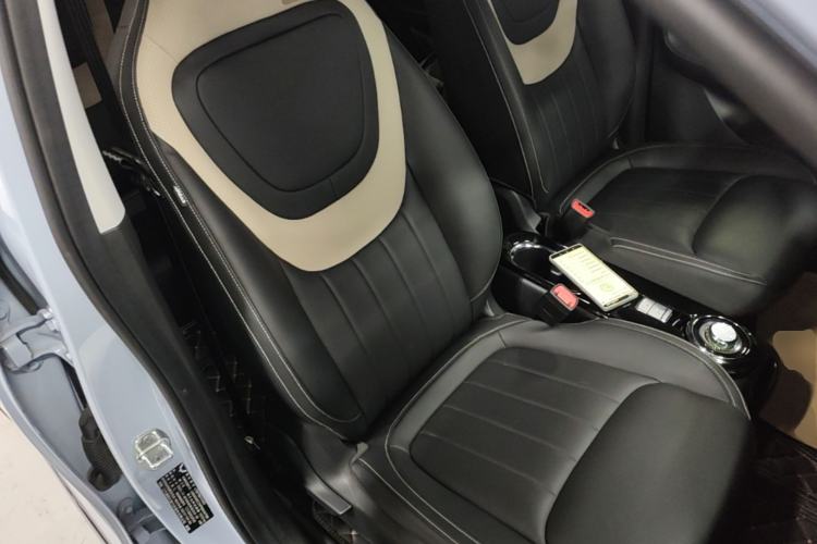 Used Wuling Bingo 2023 410 km Lingxi Deluxe Edition Right Front Seat
