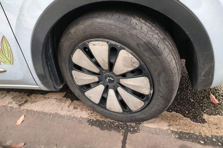 Used Wuling Bingo 2023 410 km Lingxi Deluxe Edition Right Front Wheel Hub
