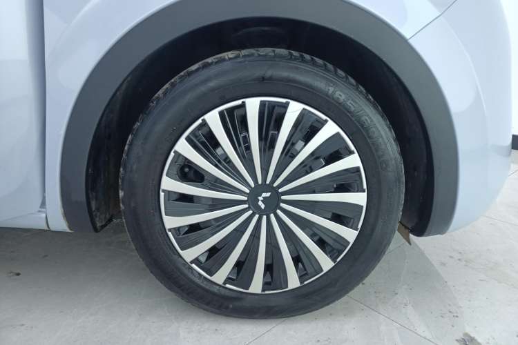 Used Wuling Bingo 2023 333 km Lingxi Connected+ Version Right Front Wheel Hub